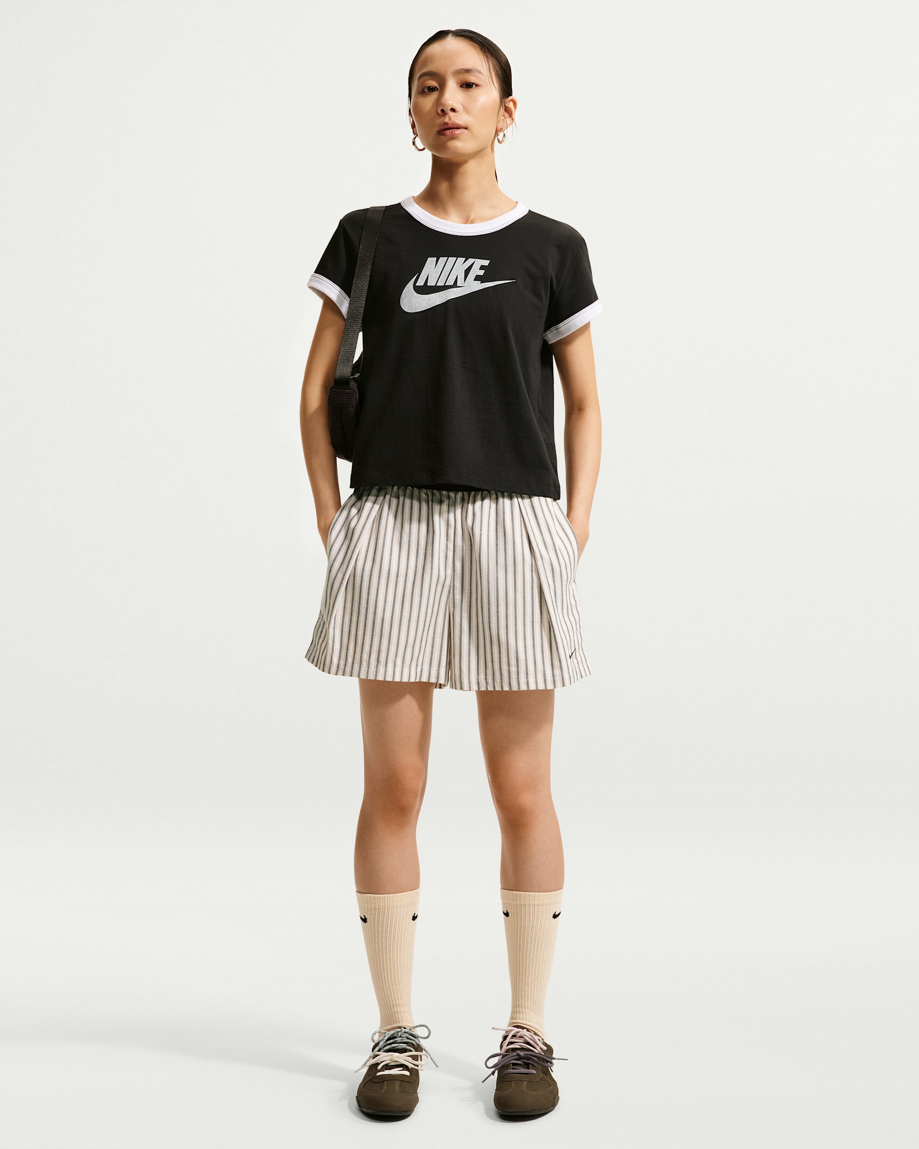 Nike Sportswear Chill Poplin Women's Loose Mid-Rise Stripe Shorts
